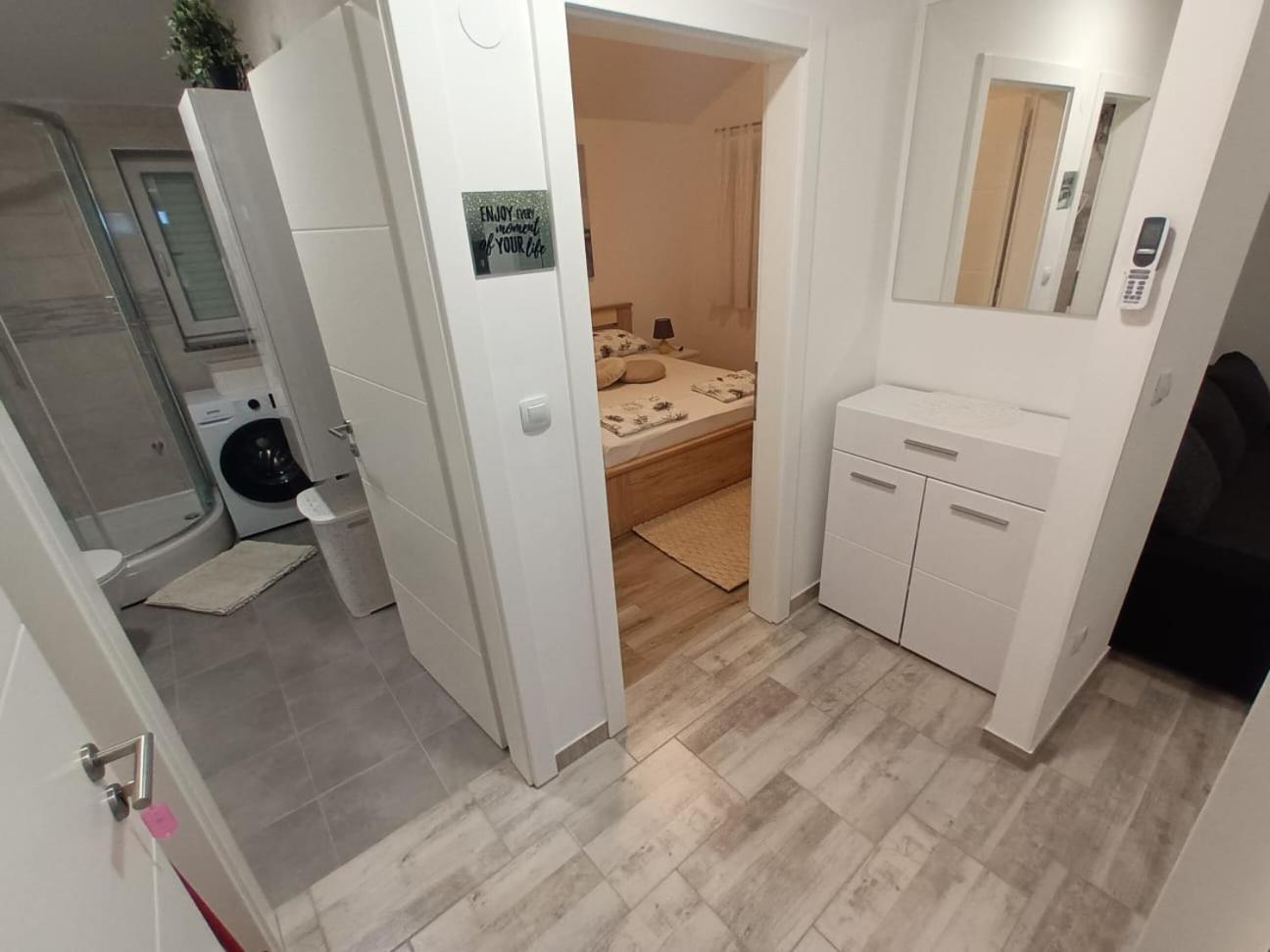 Apartmani Lucija ปอฟเลียนา ภายนอก รูปภาพ